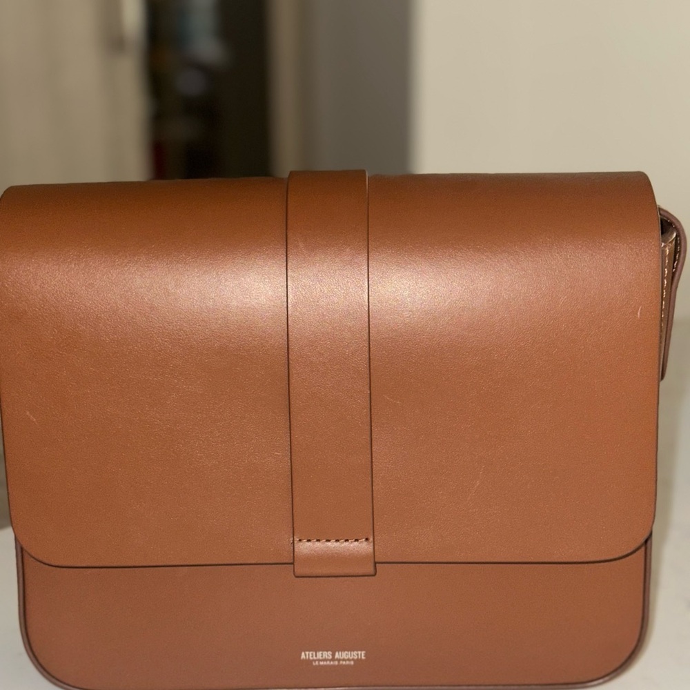 Brown Leather Shoulder Bag with Structured Design